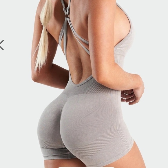 TLF Vintage Sand Sculpt Seamless Scrunch Butt Onesie tan large open back - Picture 6 of 13